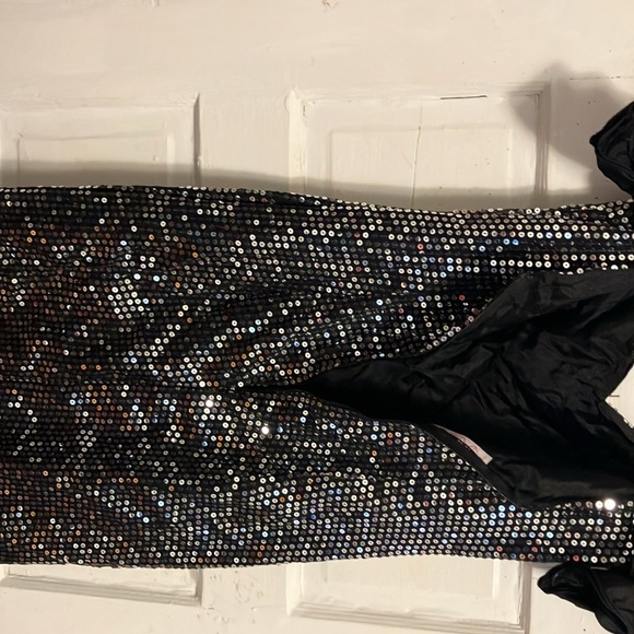 Gorgeous n like new !!  Nadine black n silver , straight siren like dress with - Picture 8 of 11